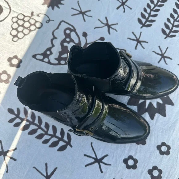 Marc Fisher Black Leather Footwear - Picture 3 of 6